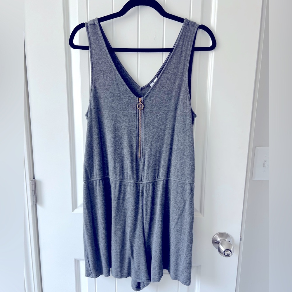 Kensie Gray Sleeveless Jumpsuit
